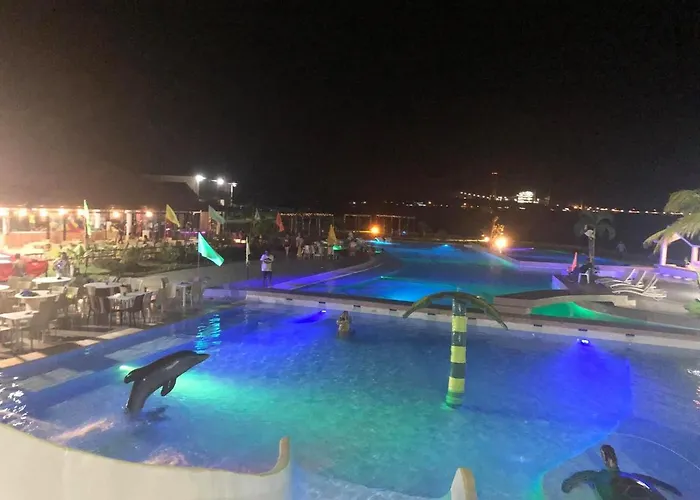 Acapulco Hotel *